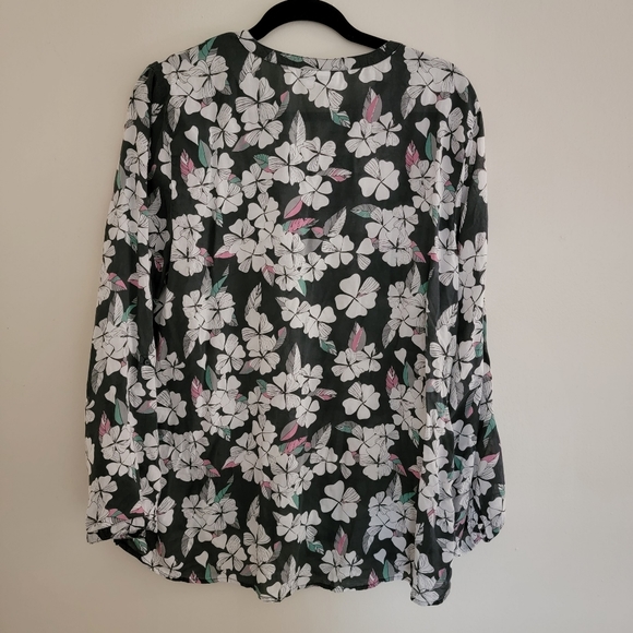 Gina Benotti Long Sleeve Floral V-neck Blouse - Picture 8 of 8
